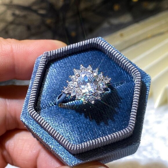 🌸Bling Beautiful CZ Dainty Wedding/Engagement Flower Ring for Woman, K908 - Picture 10 of 10